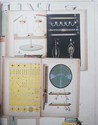 Сеславинский М.В. Гирлянда из книг и картинок: детское чтение в дореволюционной России. М., 2011.